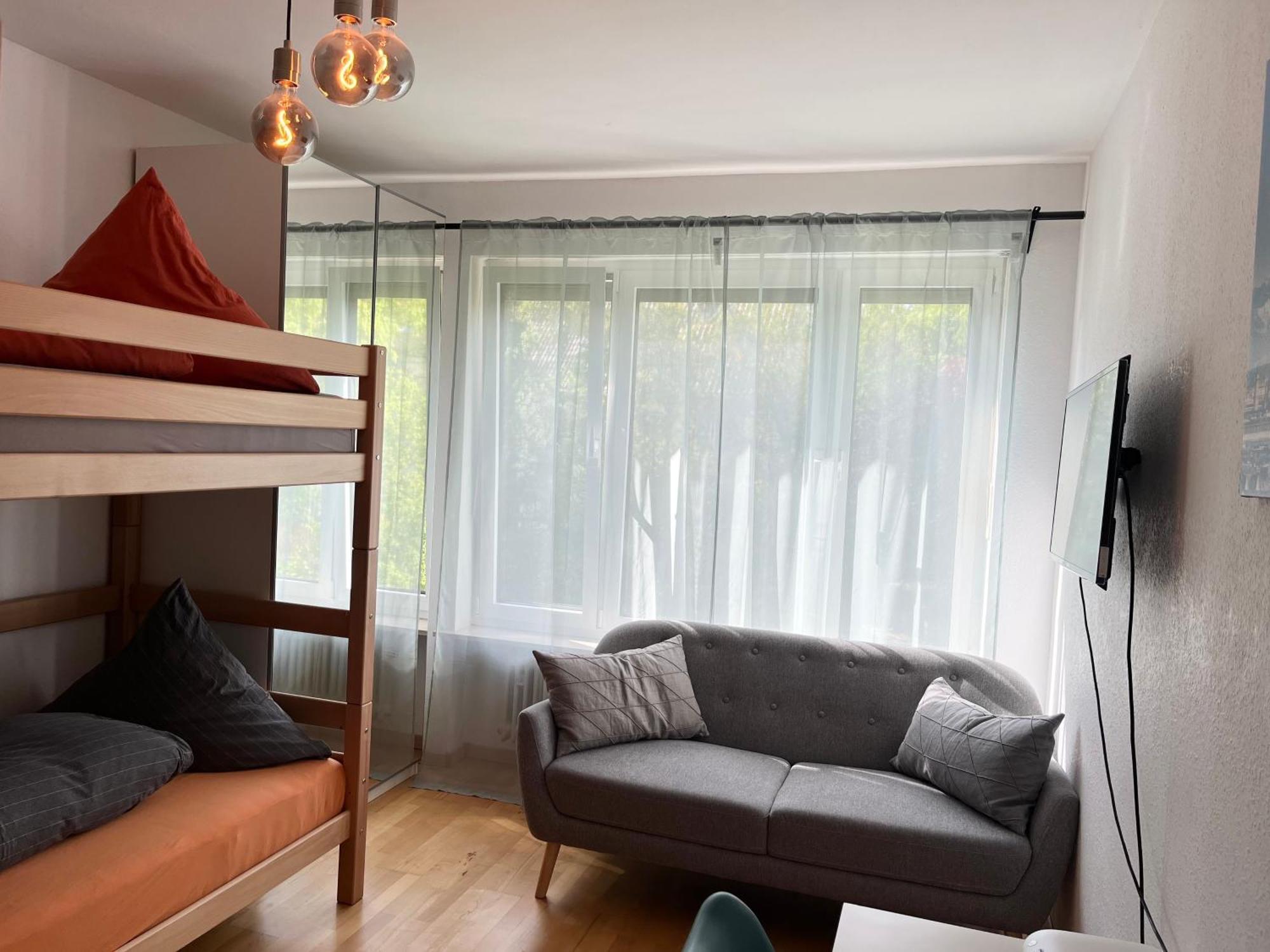 Gemuetliche Privatzimmer Mit Geteiltem Bad, Kueche Und Garten Munich Exterior photo